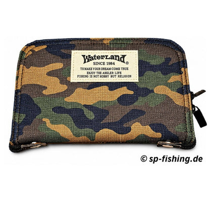 Waterland Spoon Wallet Tasche in grüner Camouflage-Optik, robuste Geldbörse mit mehreren Fächern, für stilvolles Aufbewahren.