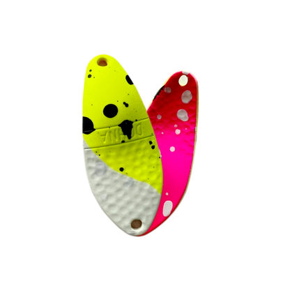 Silberne Angelblei Spoon von Angler´z System Antem Dohna DDG NEO-05, detailreiche Angelzubehöraufnahme