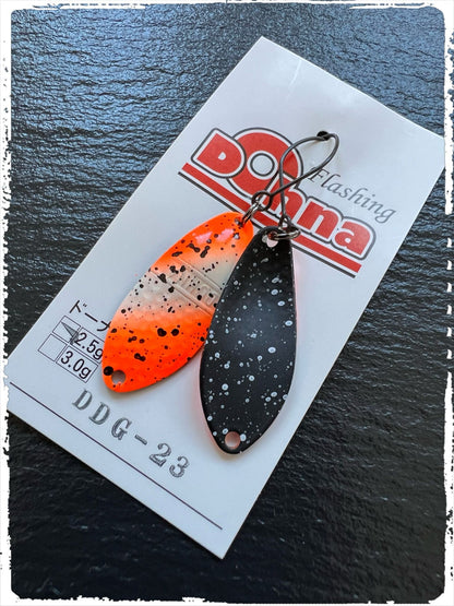 Silberner Angler´z System Antem Dohna Spoon Angelköder für Fischerei, Nahaufnahme auf weißem Hintergrund