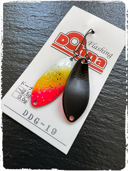 Silberner Angler´z System Antem Dohna Spoon mit schimmernder Oberfläche, ideal für Angelangeln, abgebildet in Nahaufnahme.