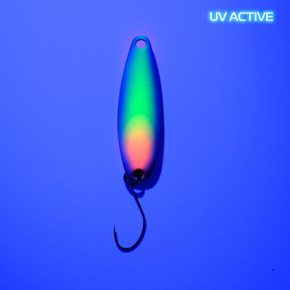 Fangenswert RAFFT spoon in EA06 color, showcasing its vibrant UV finish and sleek design for effective fishing.