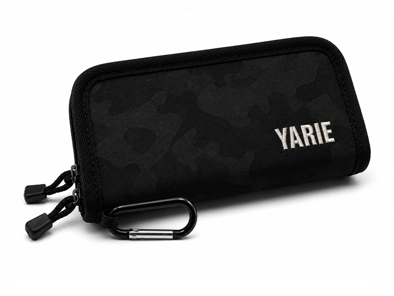 Schwarze Yarie Spoon Wallet Tasche aus robustem Material, mit stilvollem Camobeisp-Design, ideal für Karten und Geld.
